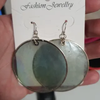 گوشواره صدفی