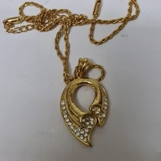 گردنبند و زنجیز