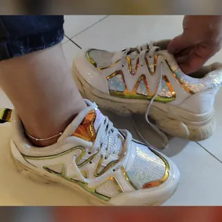 کفش کتونی لژدار