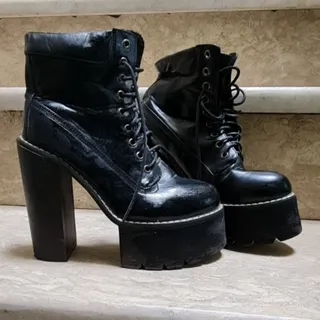 چکمه بوت پوتین