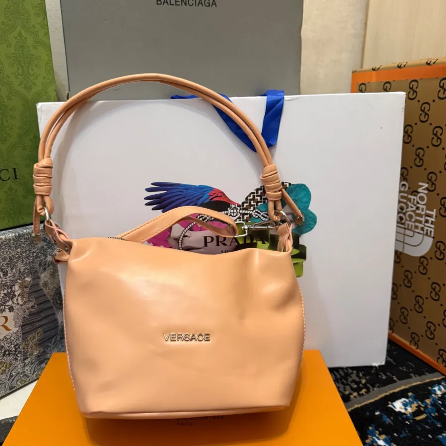 کیف وارداتی برند ورساچ