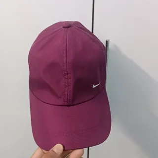 کلاه بنفش زنانه