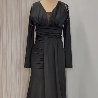 پیراهن مجلسی پوشیده