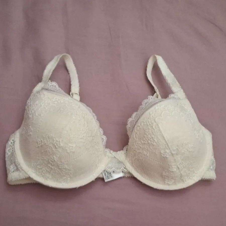 سوتین زنانه