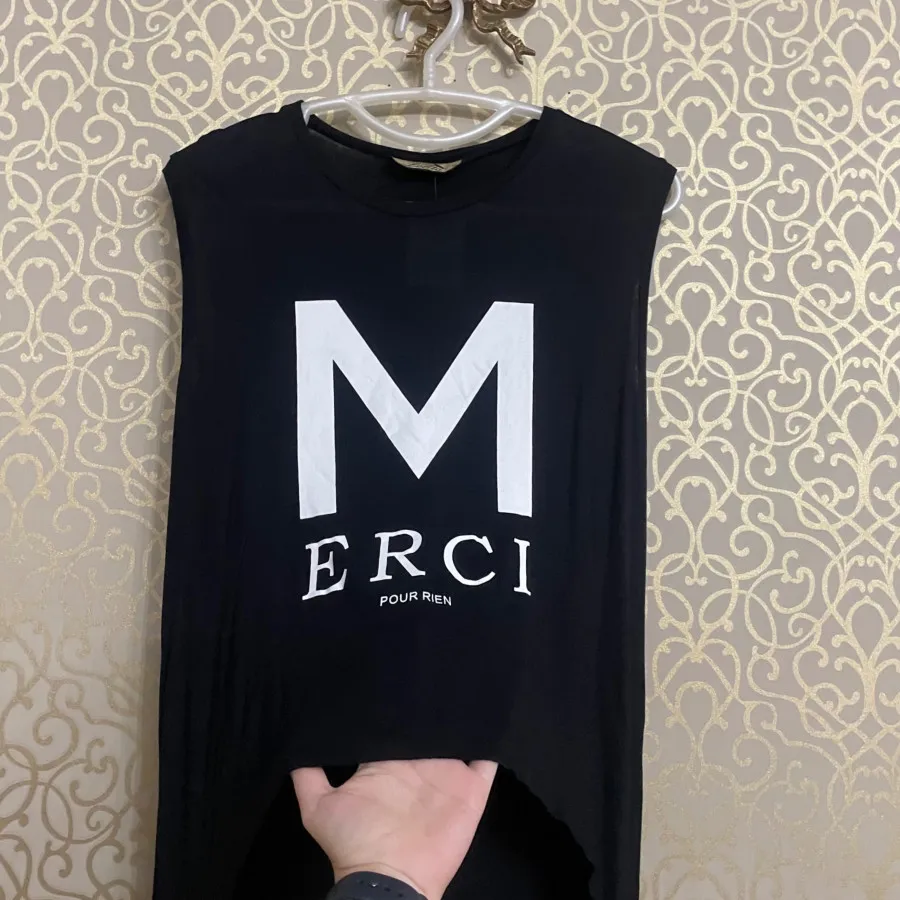 تاپ مشکی پشت بلند