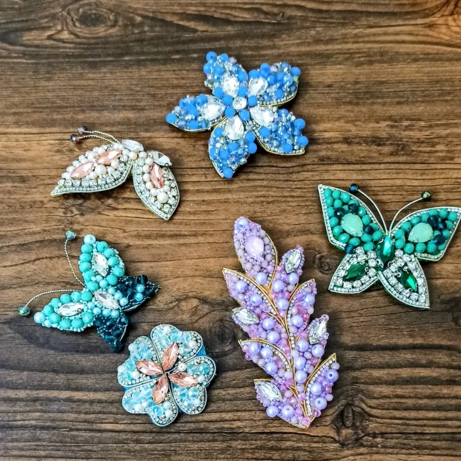 سنجاق سینه جواهر دوزی