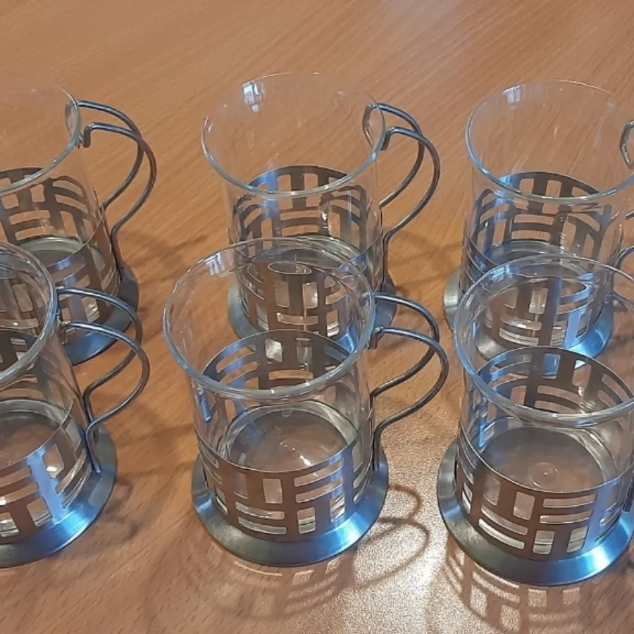 استکان پایه دار