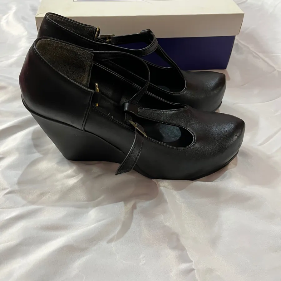 کفش زنانه سایز 38