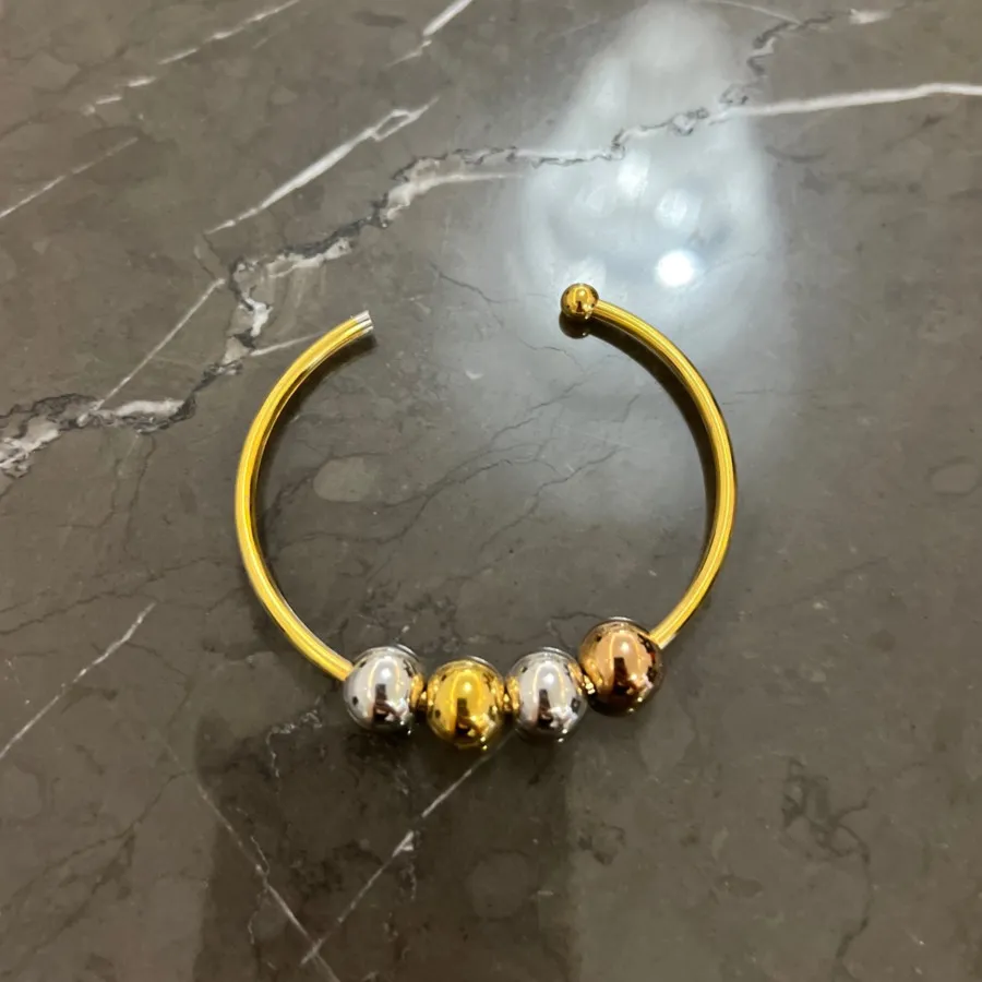 دستبند دیور