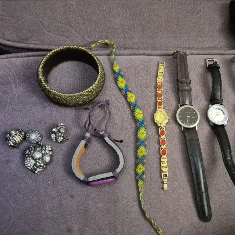 ساعت و دستبند