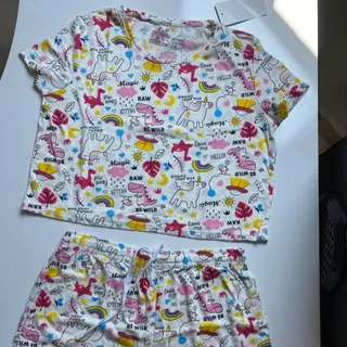 کراپ شورتک اچ_اند_ام