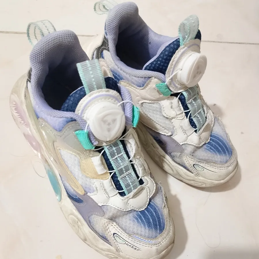 کتونی بچگانه 32