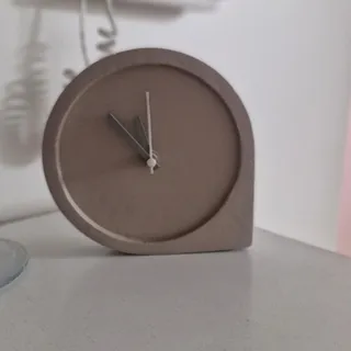 ساعت مدرن کلاسیک