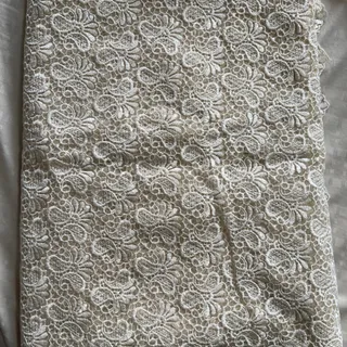 پارچه گیپور کرم