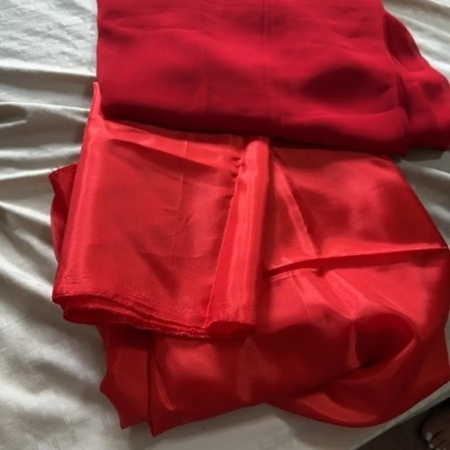 پارچه حریر و آستر قرمز