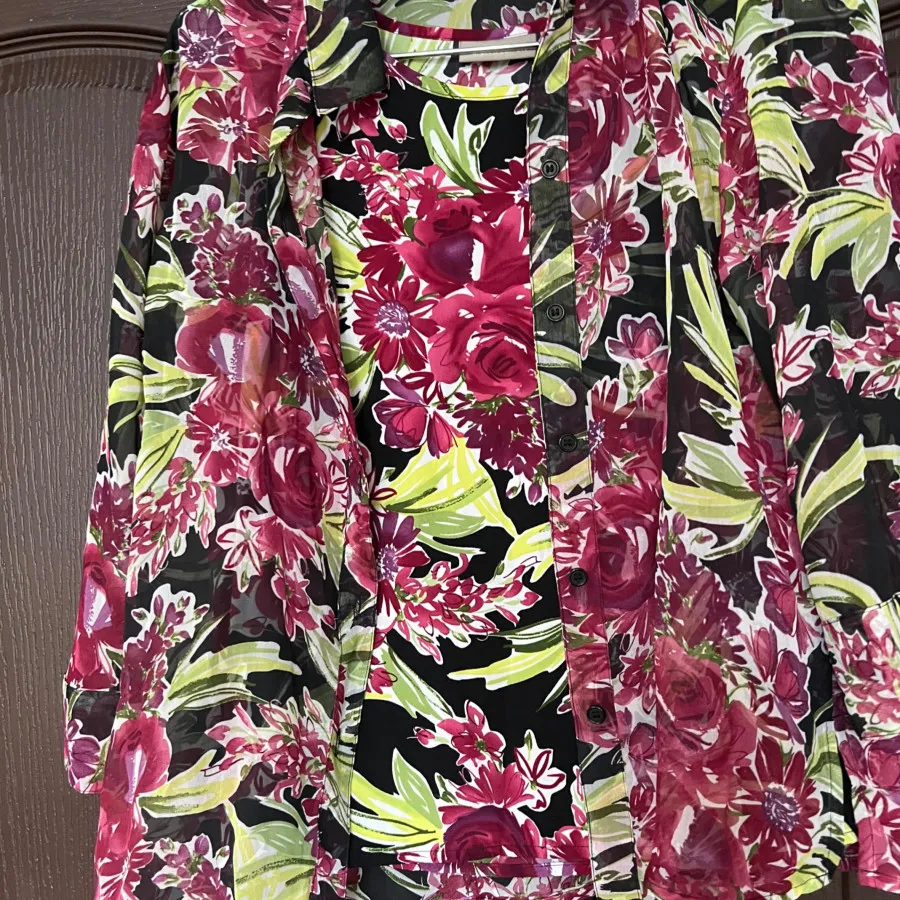 تاپ و شومیز حریر رو