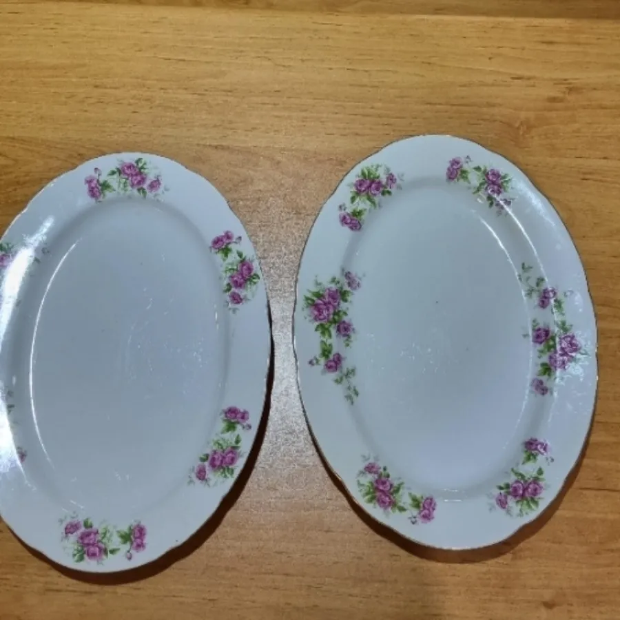 دو عدددیس گل سرخی