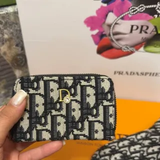 جاکارتی برند دیور