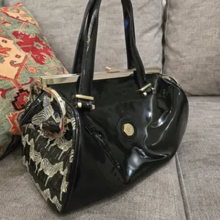 کیف ورنی با طرح خاص