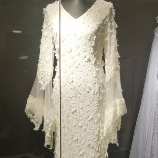 لباس عقد