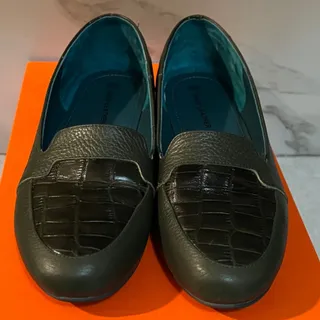 کالج چرم وحید