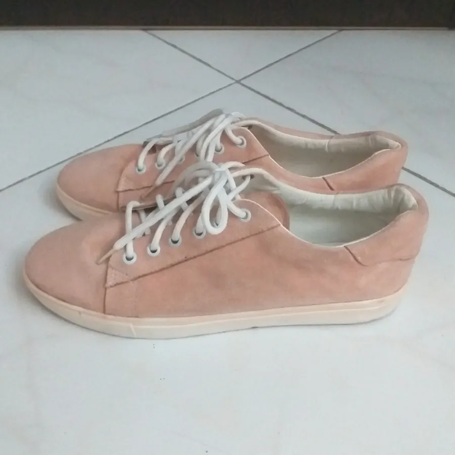 کفش کتونی اسپورت