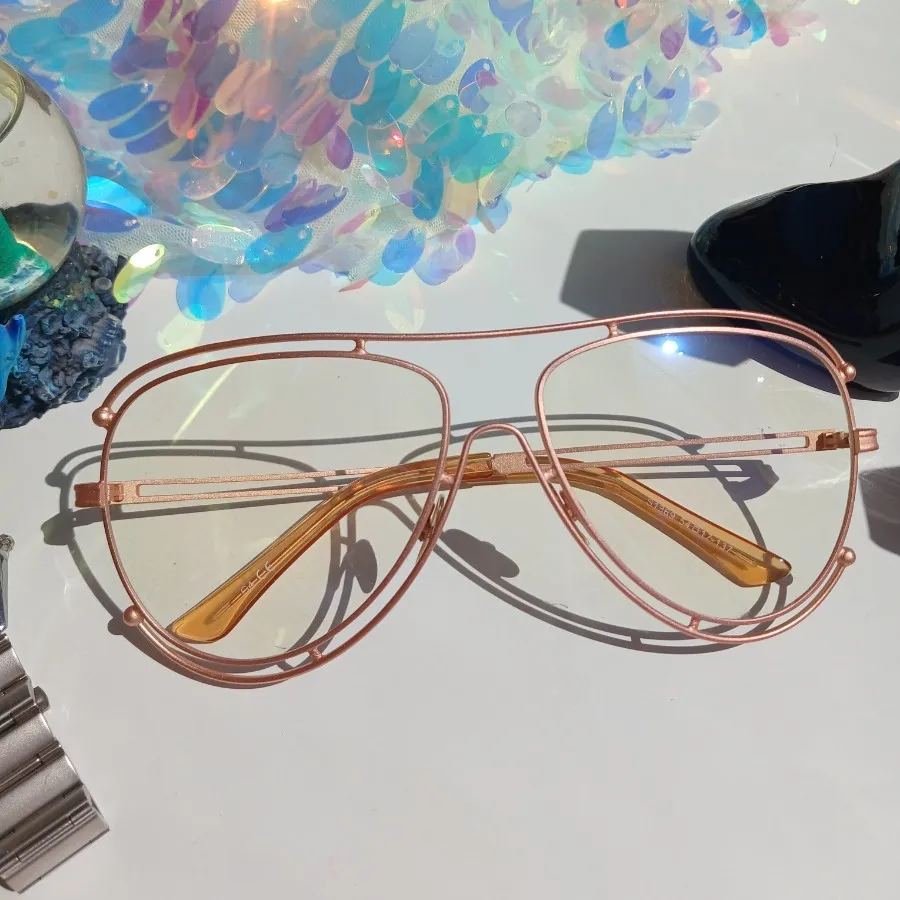 فریم عینک طبی صورتی