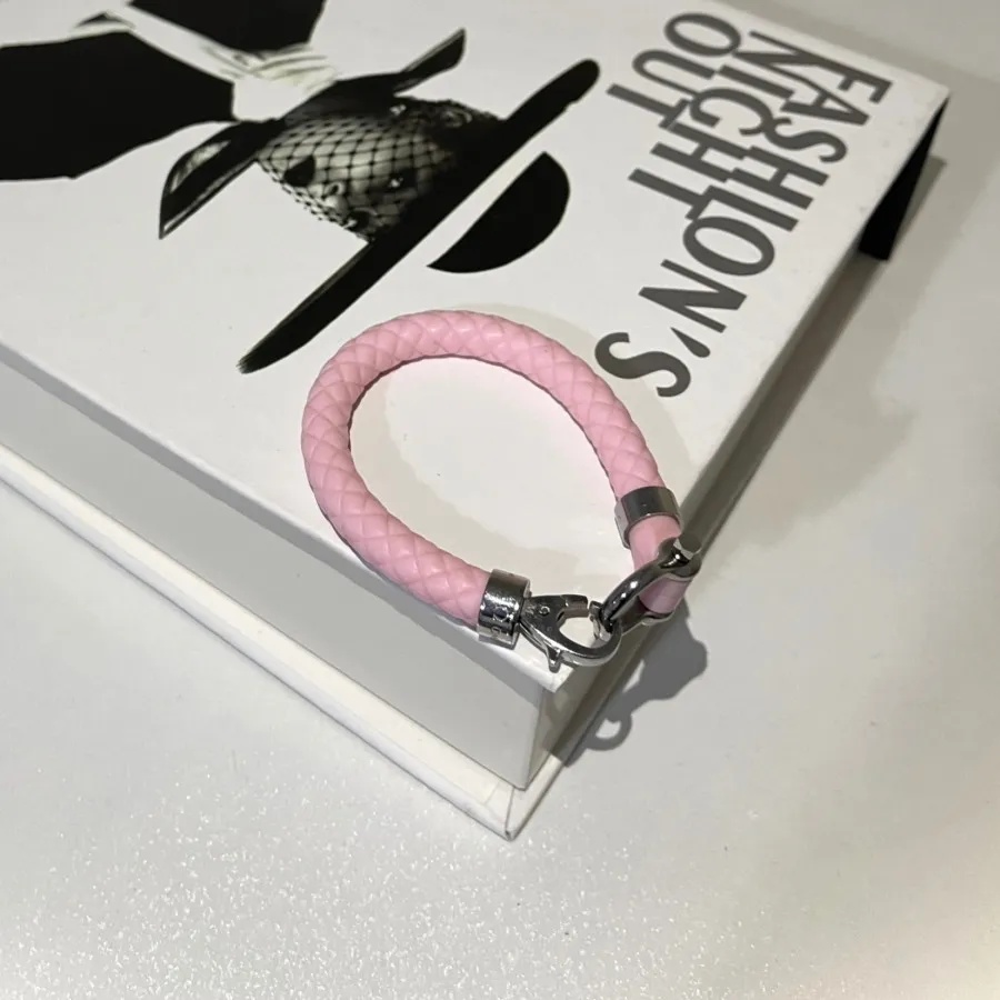 دستبند امگا