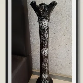 گلدان با گل برجسته