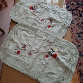 رو بالشتی  گلدوزی شده