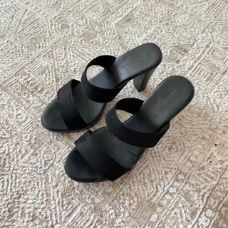 دمپایی پاشنه‌دار