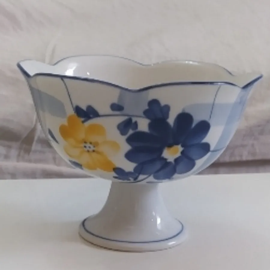 کاسه گل پنبه‌ای