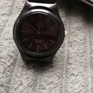 ساعت مچی زنانه q&q