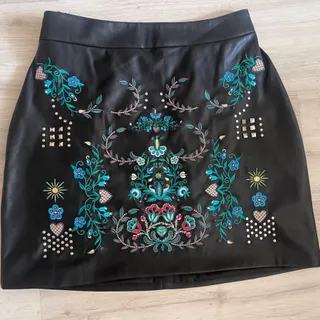 دامن چرم گلدوزی