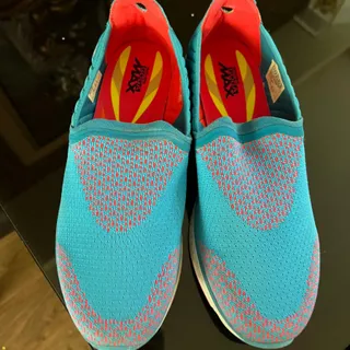 کفش اسکیچرز