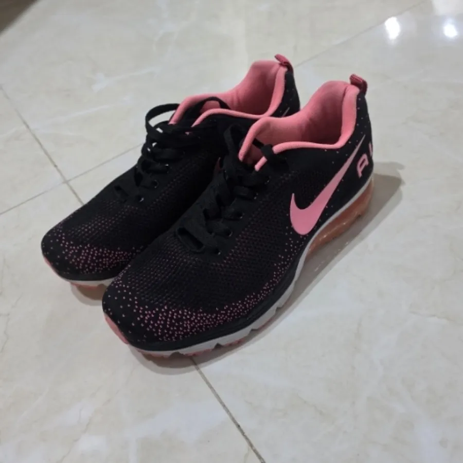 کفش اسپرت نایک