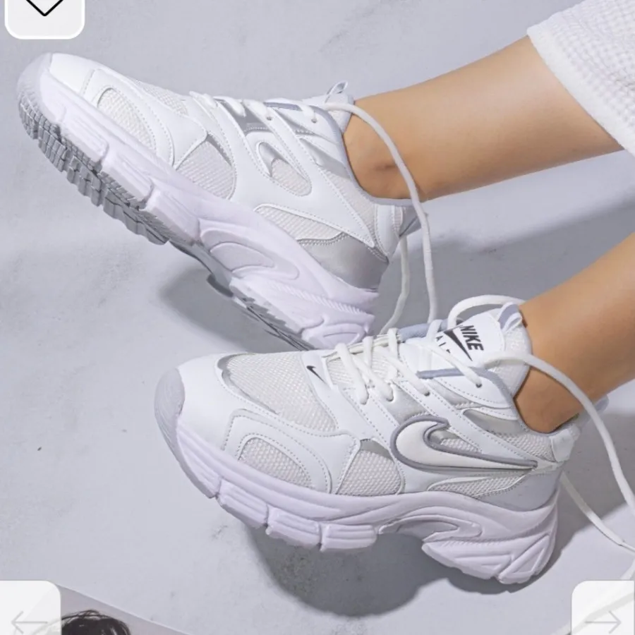 کتونی نایک سفید طوسی