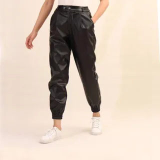 شلوار جاگر چرم