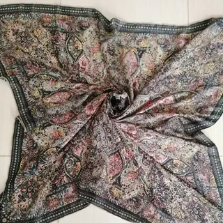 روسری بسیار زیبا