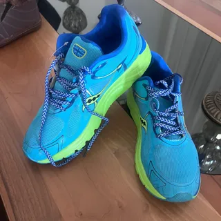 کفش کتونی ساکنی