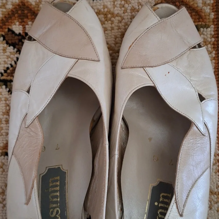 کفش مجلسی یا سندل خارجی