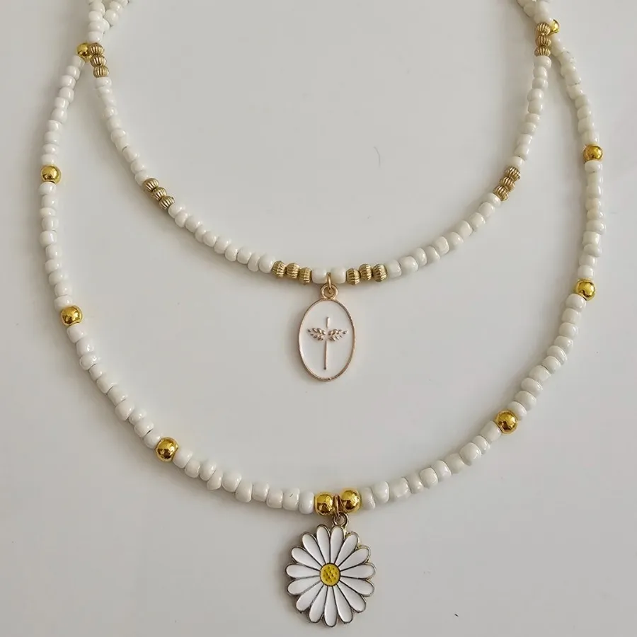 گردنبند آویز سفید