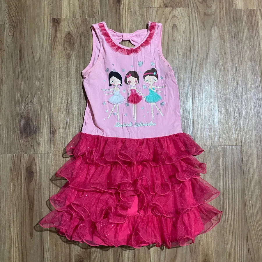 پیراهن دخترانه