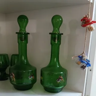 یک جفت تنگ قدیمی زیبا