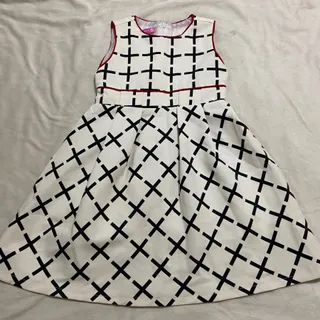 پیراهن دخترانه