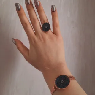 انگشتر و دستبند