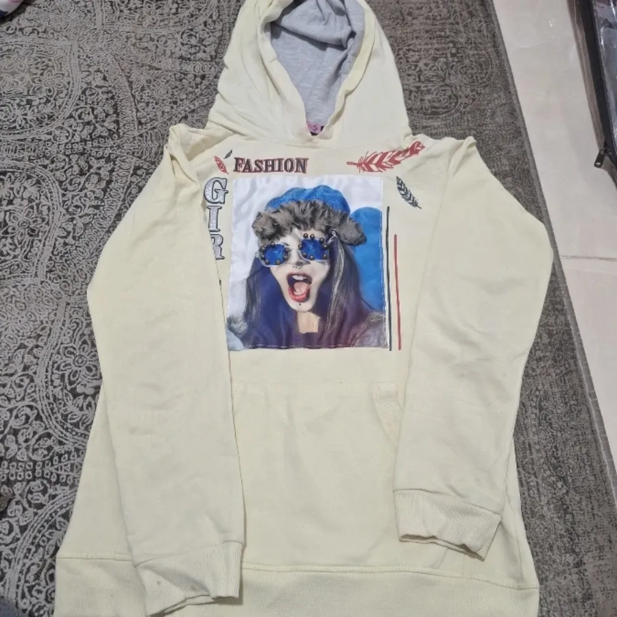 هودی کلاه دار