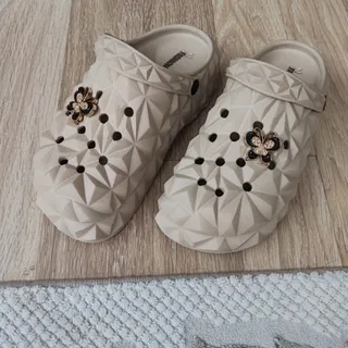 کراکس پروانه