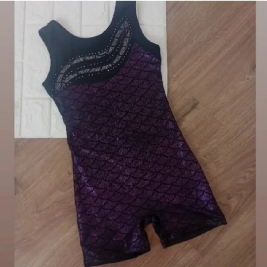 لباس ژیمناستیک و مایو