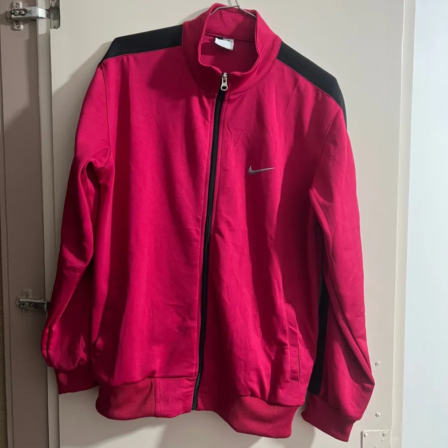 سویشرت ورزشی سرخابی